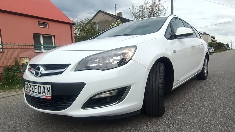 Opel Astra cena 28100 przebieg: 202000, rok produkcji 2013 z Staszów małe 154